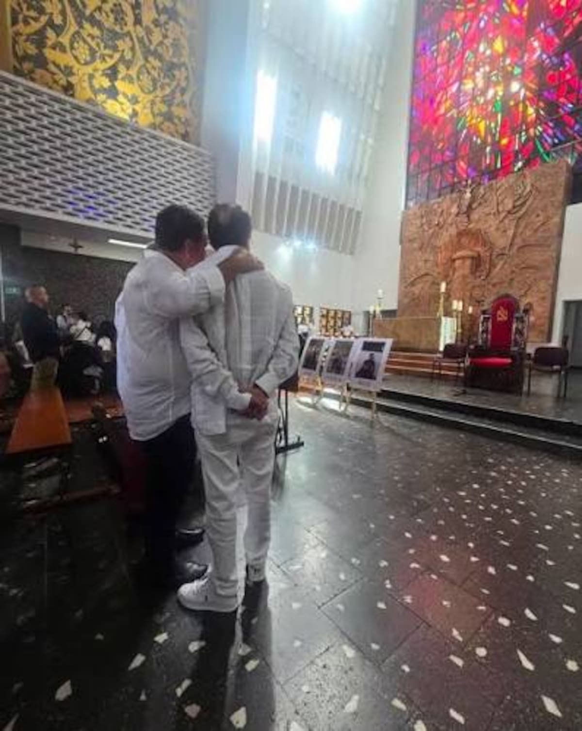 Gustavo Petro confirmó que estuvo presente en la eucaristía realizada en el Santuario de Fátima, en Cali. Horas después de la ceremonia, publicó en su cuenta de Instagram un mensaje en el que describió la asistencia a la misa y calificó a la familia como "progresista".