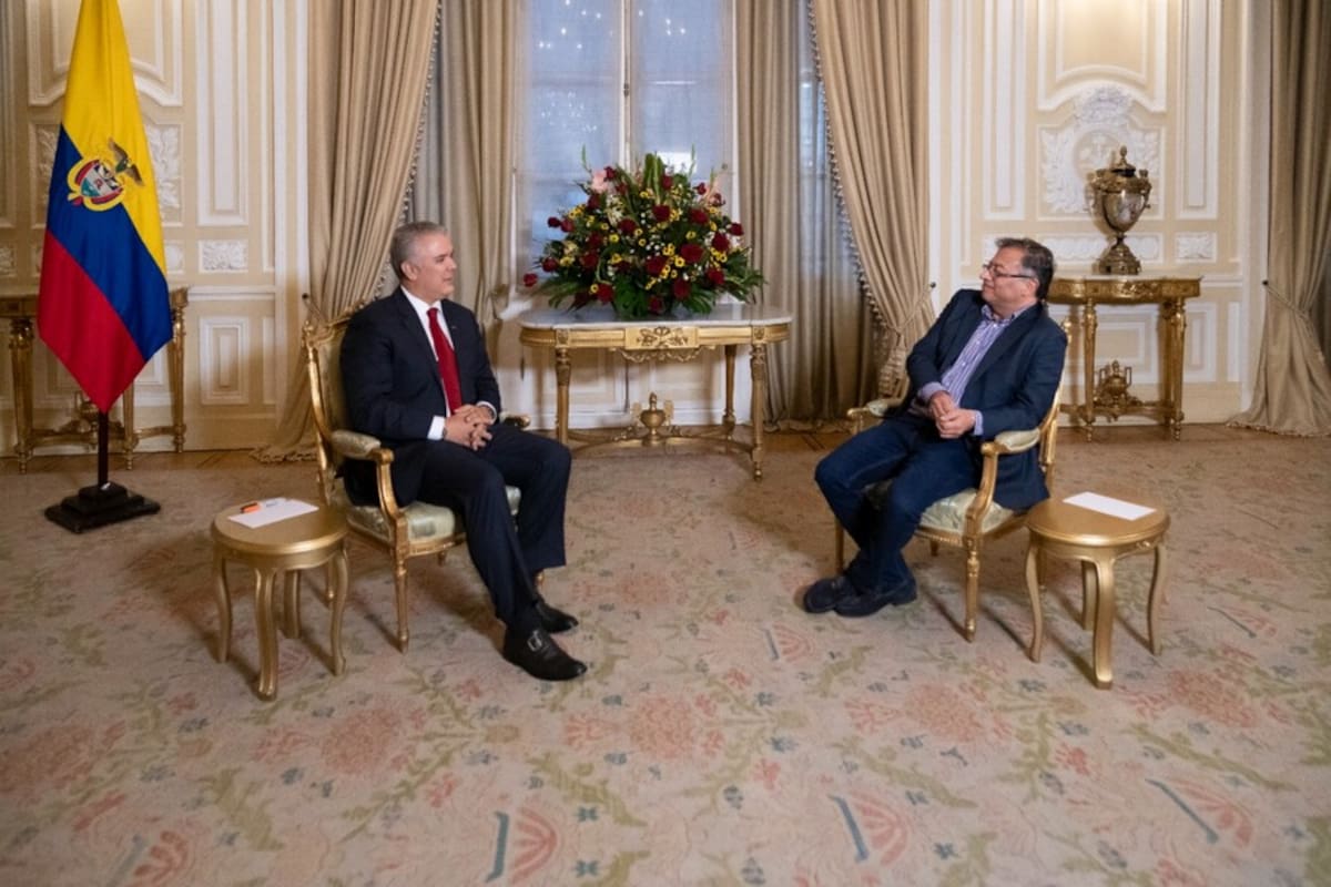 En redes sociales ya le recuerdan a Petro que exactamente un 23 de junio de 2022, Iván Duque lo recibió en la Casa de Nariño a pesar de la polarización. Mientras tanto, De la Espriella ya anunció que tiene lista su hoja de ruta para una transición ordenada.