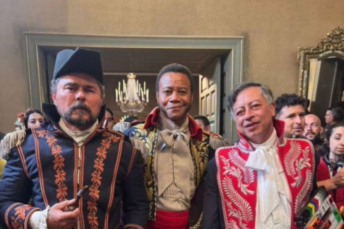 El presidente Gustavo Petro junto al actor Cuba Gooding Jr. durante el rodaje de la película sobre el almirante José Prudencio Padilla, producción financiada con recursos públicos.
Foto tomada de: X