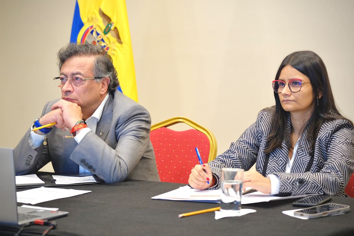 El presidente de la República, Gustavo Petro, junto a Angie Rodríguez, directora del Fondo de Adaptación. // Foto: Cortesía - Presidencia.