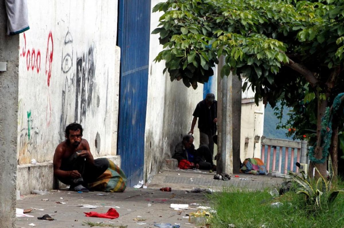Según líderes comunitarios del sector, en un día normal deambulan entre 300 y 400 habitantes de calle por Chapinero (Foto: Jaime Del Río /VANGUARDIA LIBERAL)