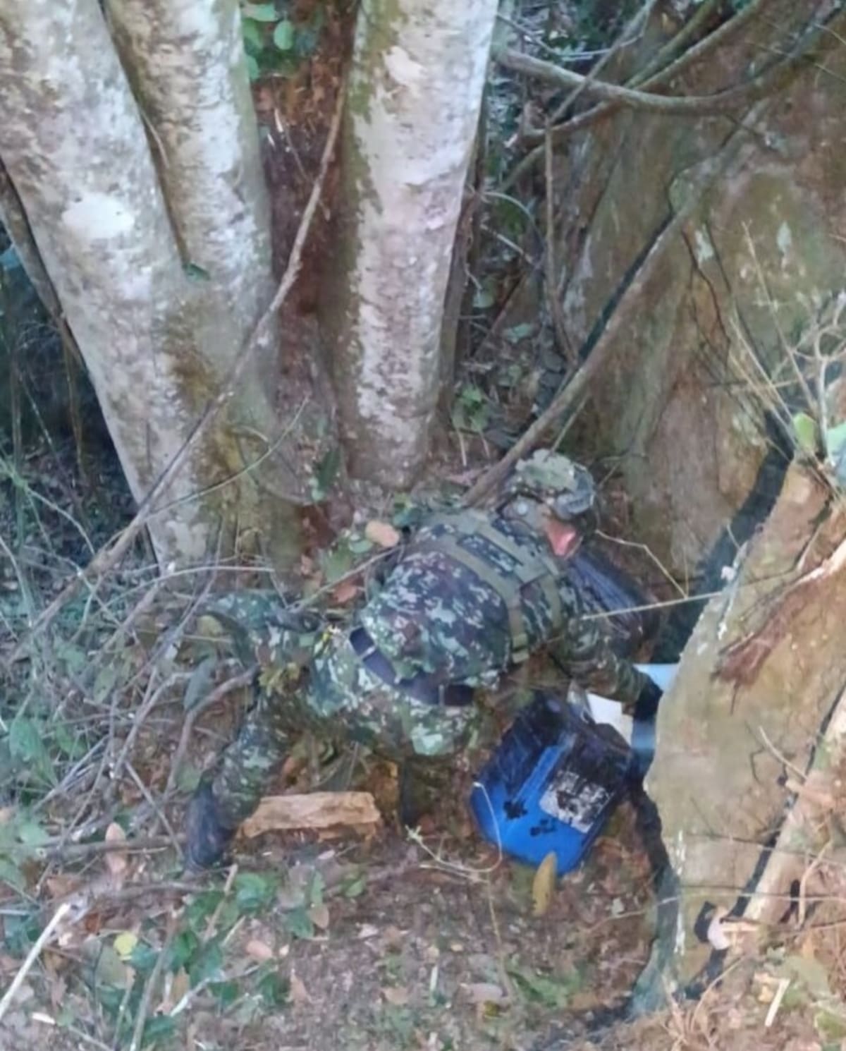 El material explosivo fue destruido de manera controlada por equipos especializados del Ejército tras ser hallado en zona rural de Charta. Foto suministrada.