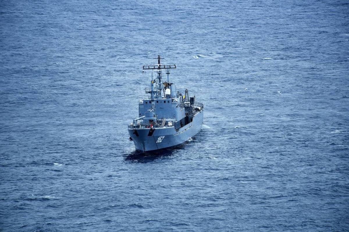 La Armada Nacional continuaba ayer los operativos de búsqueda de los dos buzos que aún permanecían desaparecidos. (Foto: Colprensa / VANGUARDIA LIBERAL)