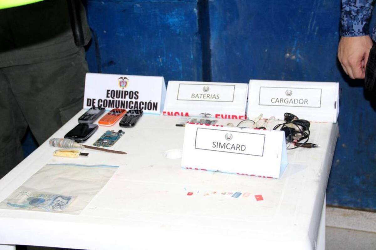 Estos elementos fueron hallados en las pertenencias de las personas que se encuentran privadas de su libertad en la cárcel de Barrancabermeja. (Foto: Suministrada/VANGUARDIA LIBERAL)
