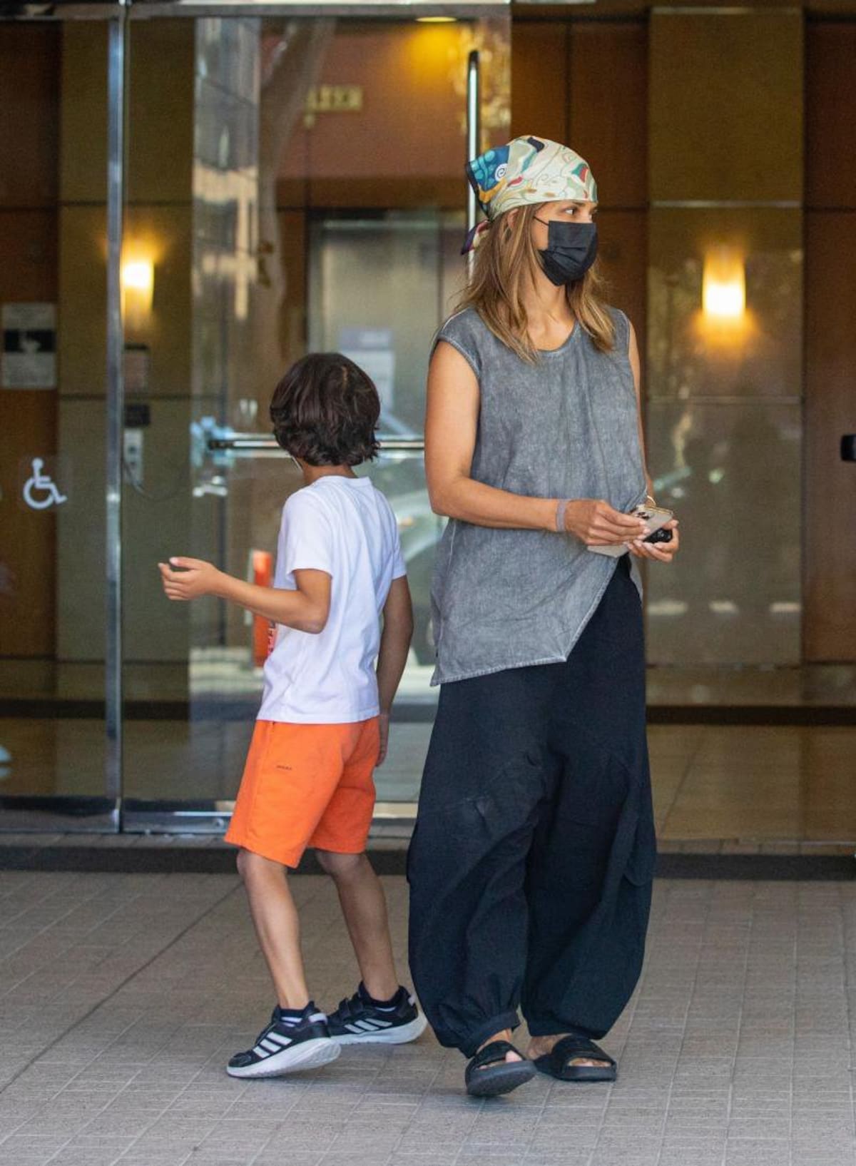 Halle Berry ha recibido una orden de alejamiento temporal respecto a su hijo de 12 años.