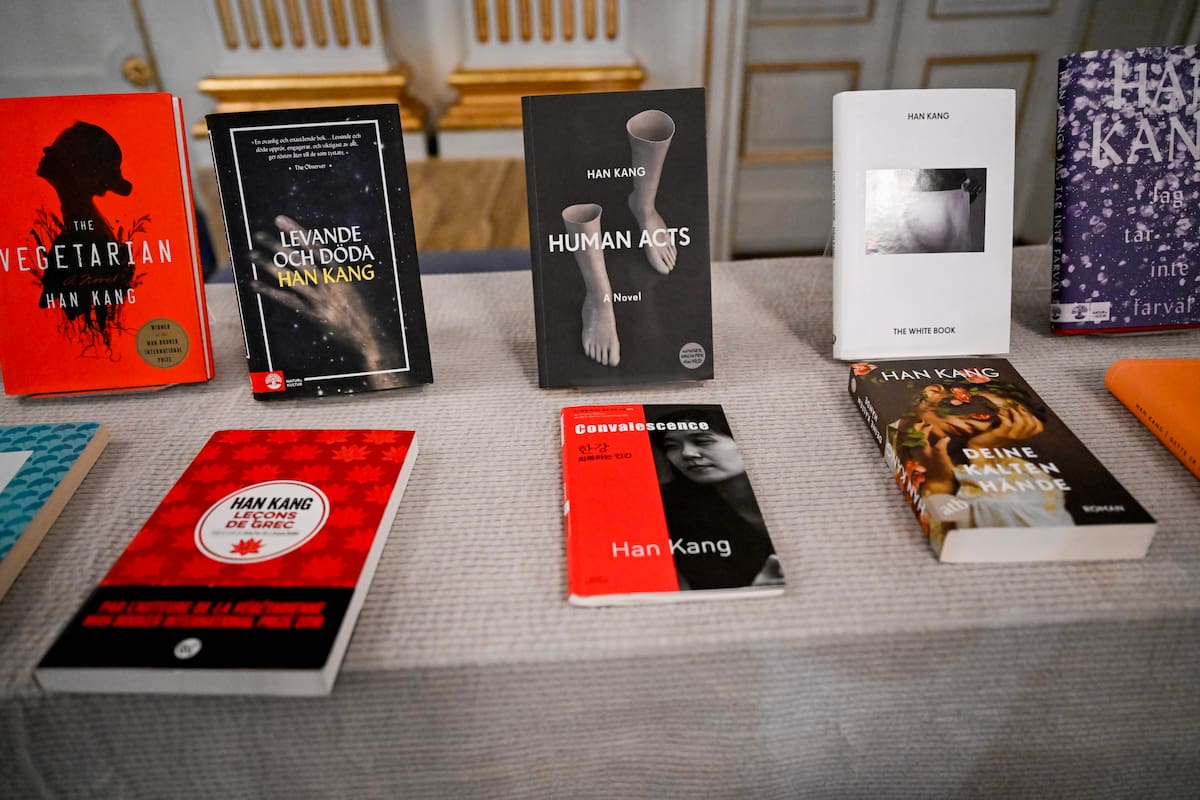 Han Kang es elegida Premio Nobel de Literatura 2024 La Academia sueca ha destacado la “intensa prosa poética que afronta traumas históricos y expone la fragilidad de la vida humana” de la autora surcoreana.