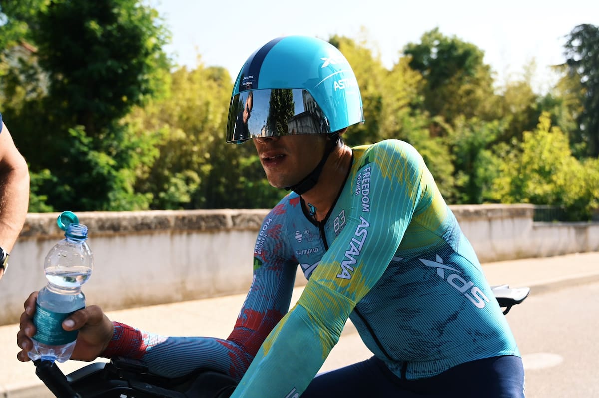 Harold Tejada se retiró de la competición. //Foto tomada de X: XDSAstanaTeam