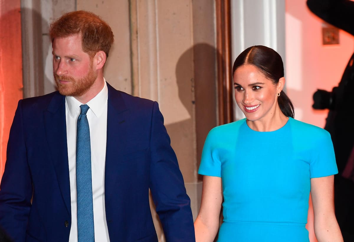 El príncipe Harry, hijo menor del rey Carlos III, que se distanció de la mayoría de miembros de su familia real, confirmó que asistirá tras meses de negociaciones con el Palacio de Buckingham. No le acompañará su esposa Meghan. EFE / VANGUARDIA