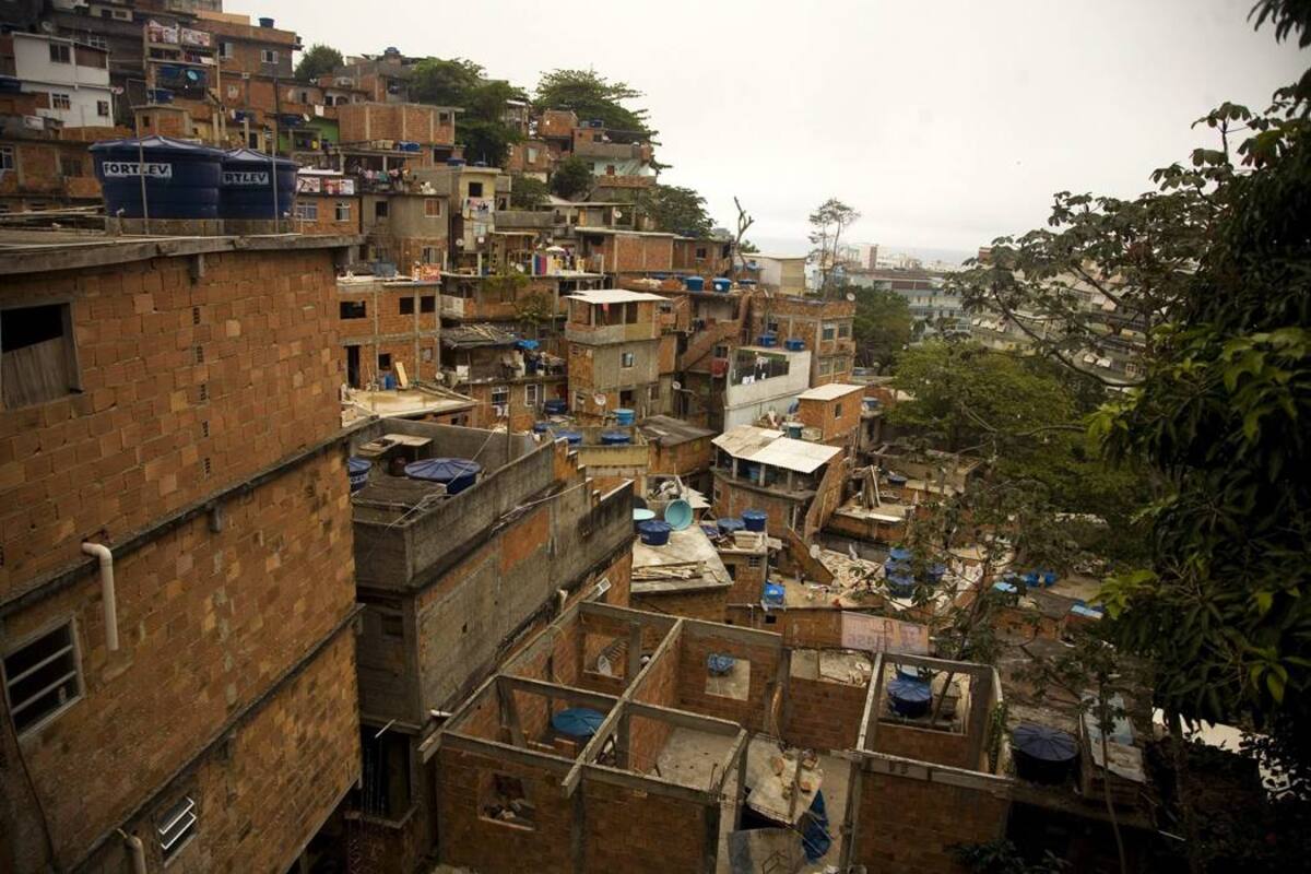 Existen barrios como La Islita (Comuna 8), en donde la comunidad no cuenta con el suministro de agua potable, y vecindarios como Miraflores (Comuna 14), en donde su población no tiene definida la red de alcantarillado. (Foto: Archivo /VANGUARDIA LIBERAL)