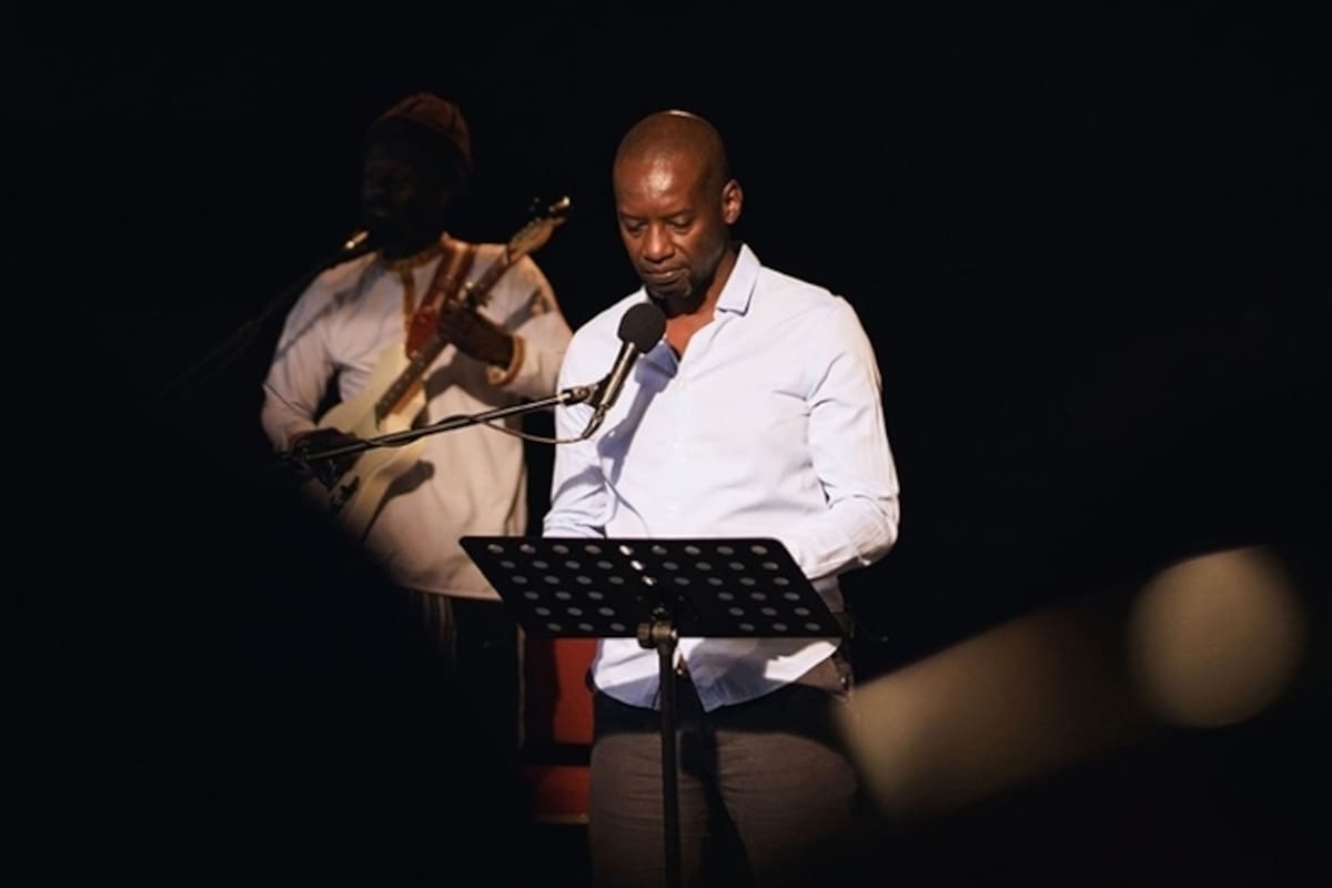 Hewa Rwanda: Carta a los ausentes' es una obra sobre el genocidio, la memoria y el tiempo que toma aceptar lo inaceptable y que llega a Colombia en el marco del Festival Internacional de las Artes Vivas. / Tomada del FIAV