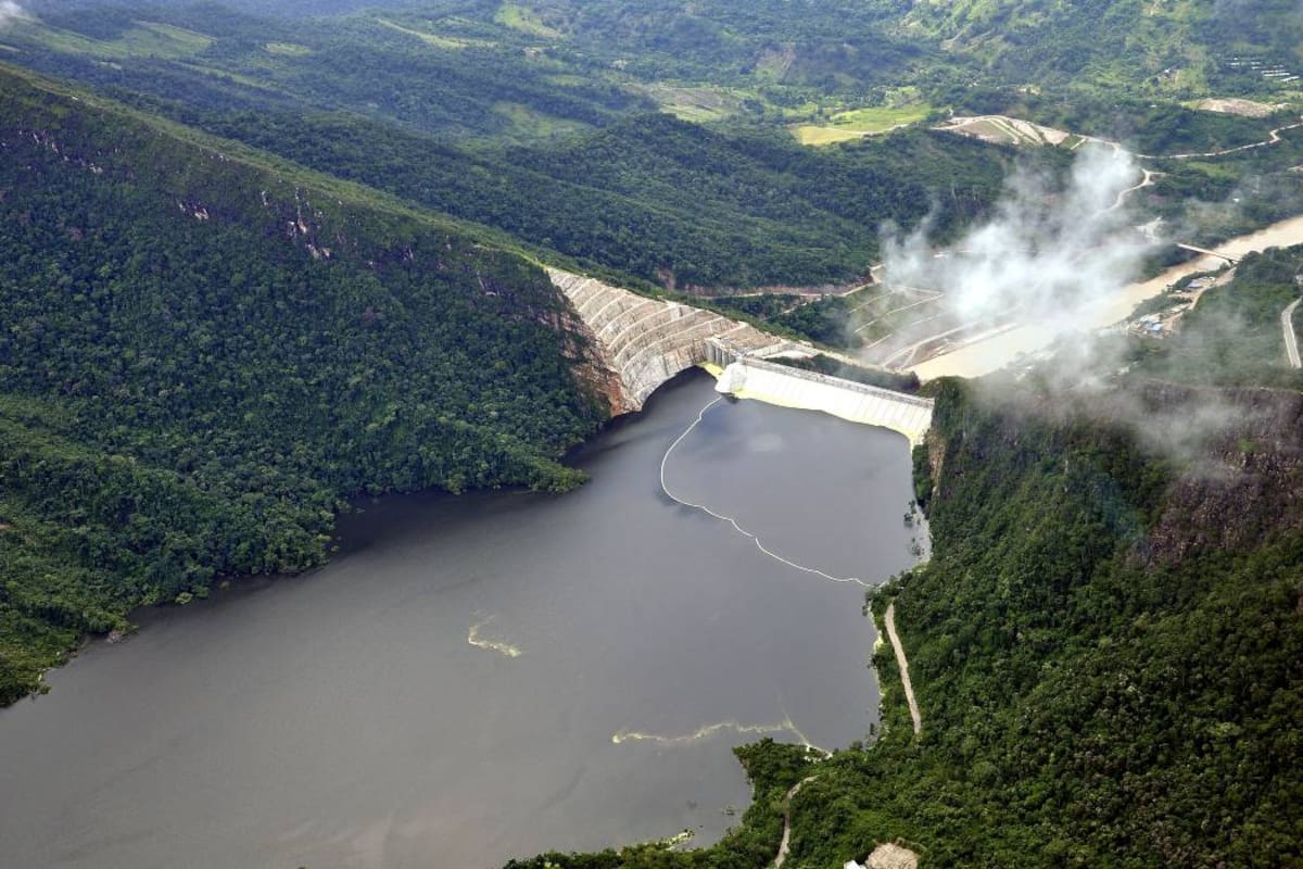 El embalse Topocoro, que abastece a Hidrosogamoso, se encuentra en 91,3 % de su capacidad, según el Gobierno, mientras Isagen descarta un riesgo inmediato.