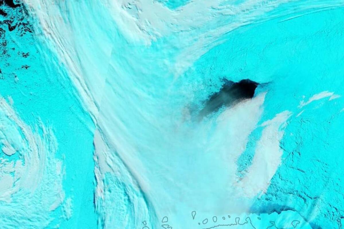 Este es el enorme agujero que se formó hace 50 años en el hielo Antártico. Tomada de X / VANGUARDIA