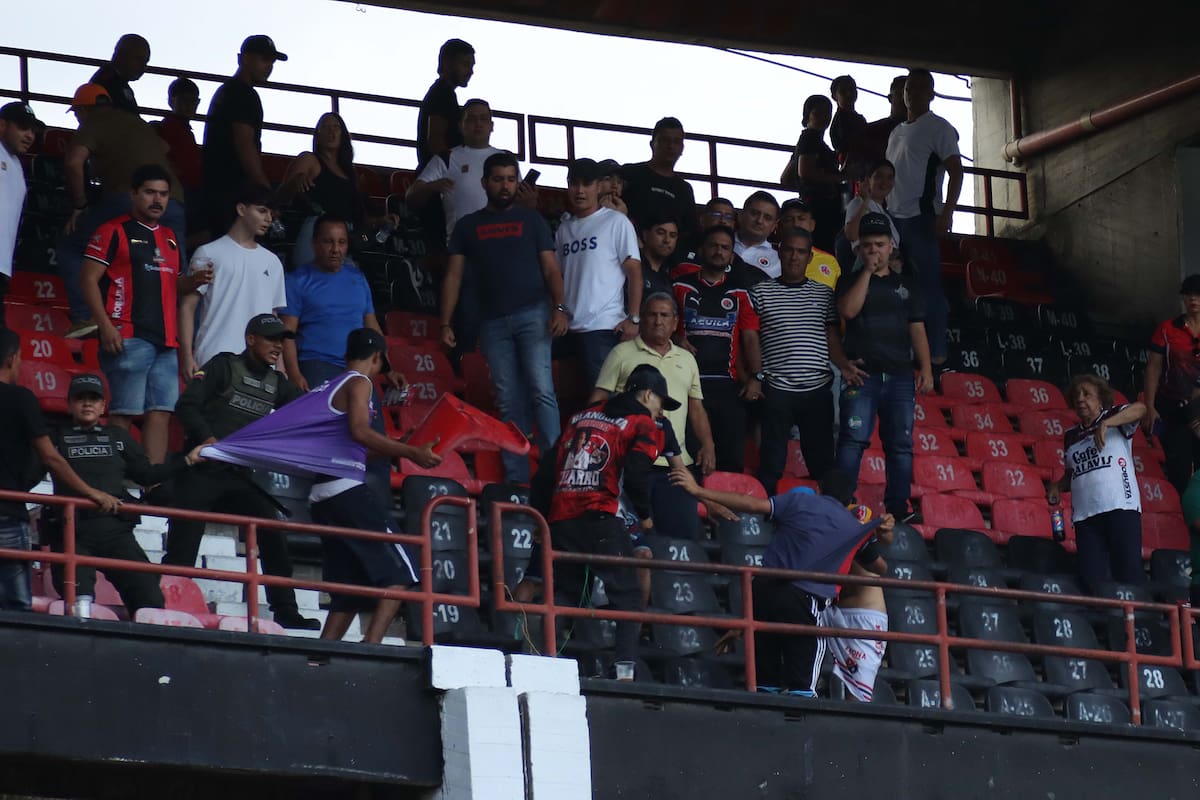 El clásico entre Cúcuta Deportivo y Atlético Bucaramanga se vio opacado por los actos de violencia. Foto: Stefany Peñaloza - La Opinión de Cúcuta.