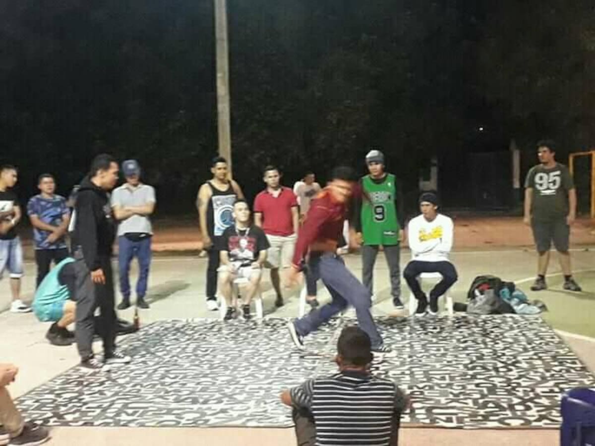 Antes de las academias y las redes sociales, el movimiento urbano de Bucaramanga creció entre VHS, trueques y reuniones en parques. Líderes históricos relatan cómo el Hip Hop cambió el destino de toda una generación. Foto: Soma MT / Facebook
