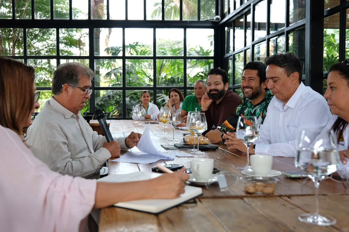 La presencia de hipopótamos en el corregimiento El Centro llevó a la Secretaría Distrital de Ambiente a presentar una tutela. El juez ordenó medidas preventivas para reducir el riesgo en las zonas de avistamiento.
Tomadas de Min. Ambiente/Vanguardia