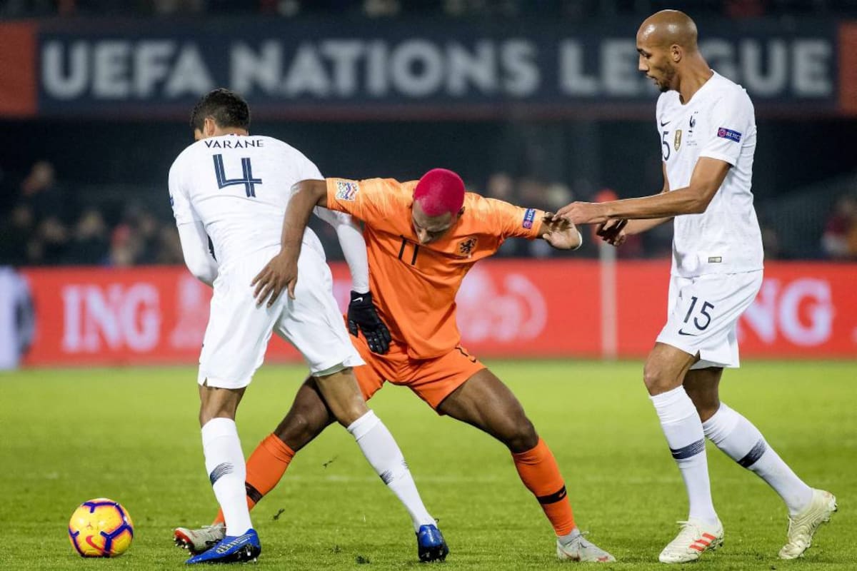 Holanda logró ayer una importante victoria 2-0 sobre Francia en Rotterdam, y con un partido pendiente ante Alemania, está muy cerca de alcanzar la Final Four de la naciente Liga de Naciones de Europa. (Foto: EFE / VANGUARDIA LIBERAL)