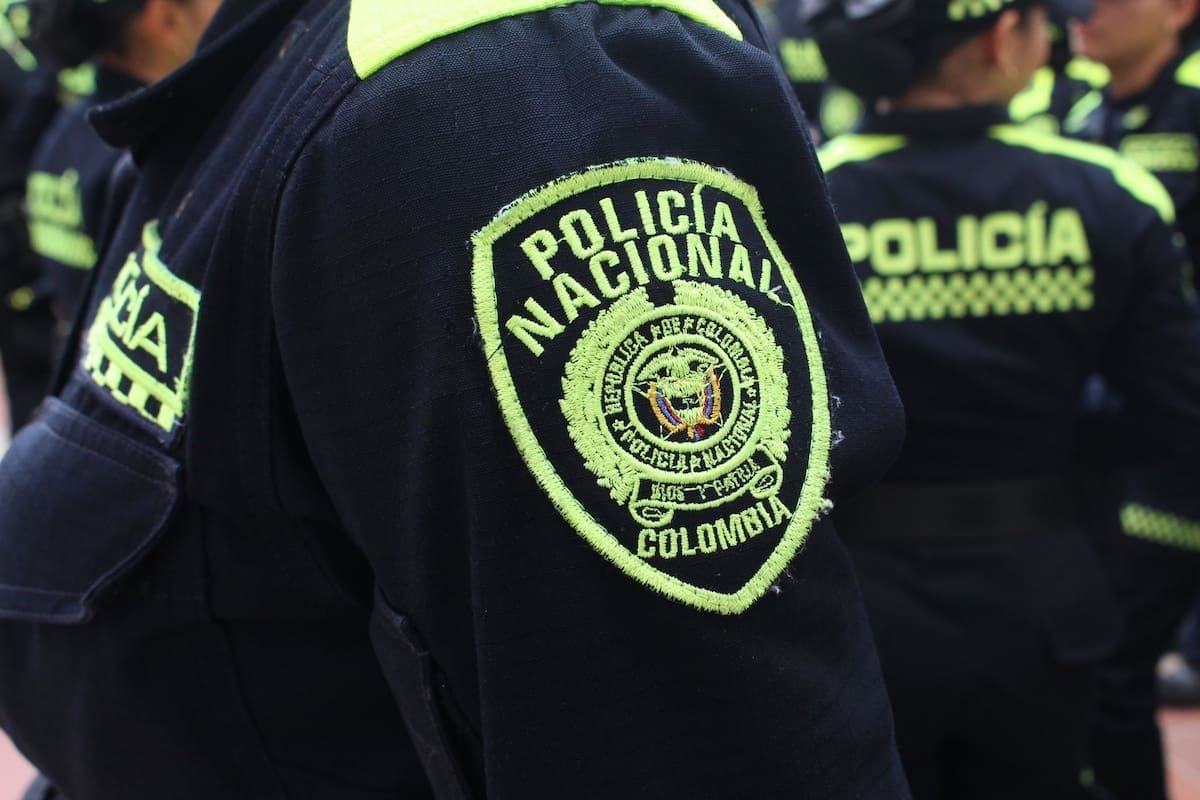 Hombre agredió a un policía y fue capturado con un cuchillo en Floridablanca