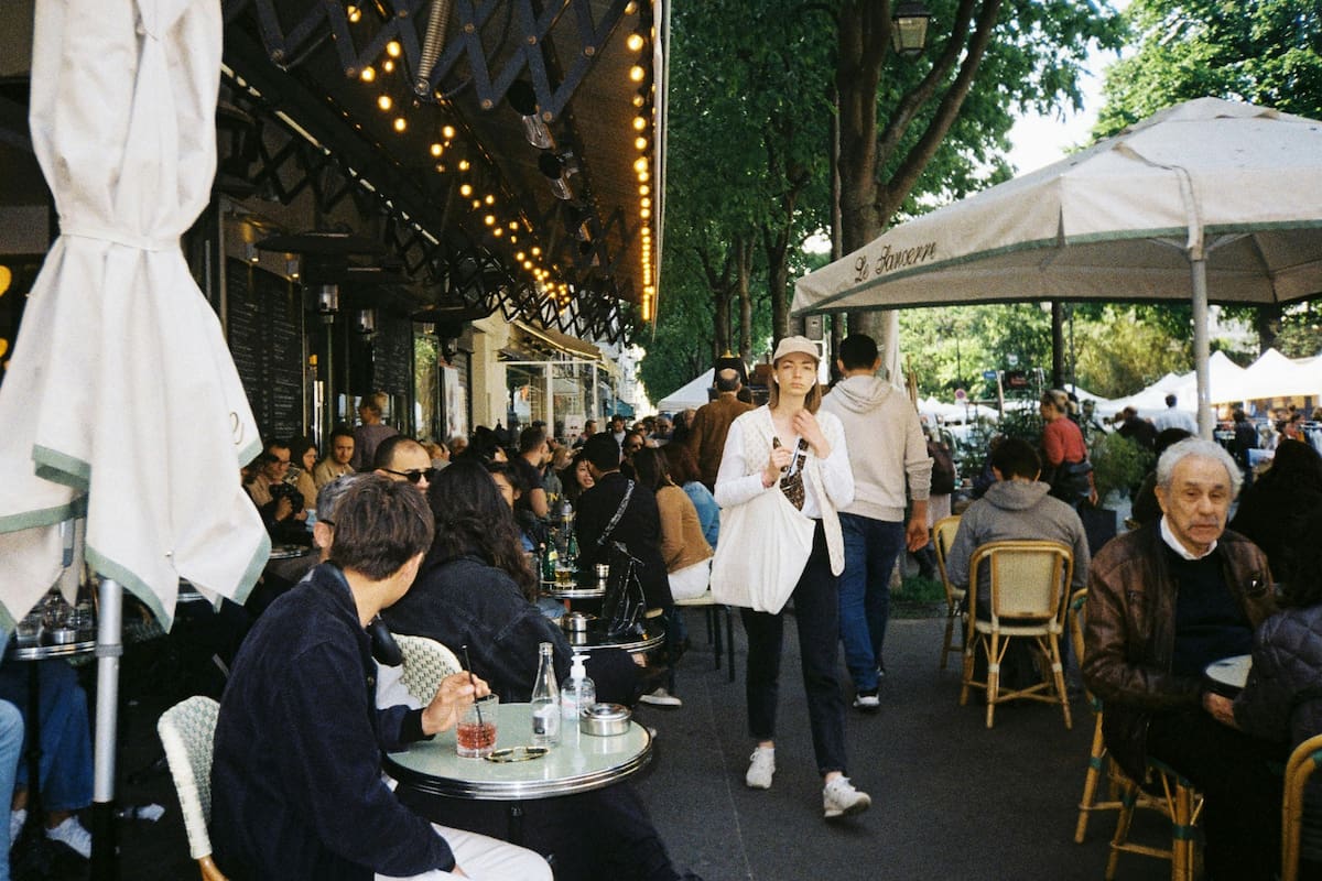 Hombre demanda a un restaurante por un video en TikTok que expuso su infidelidad. | Foto: Imagen de referencia / Canva