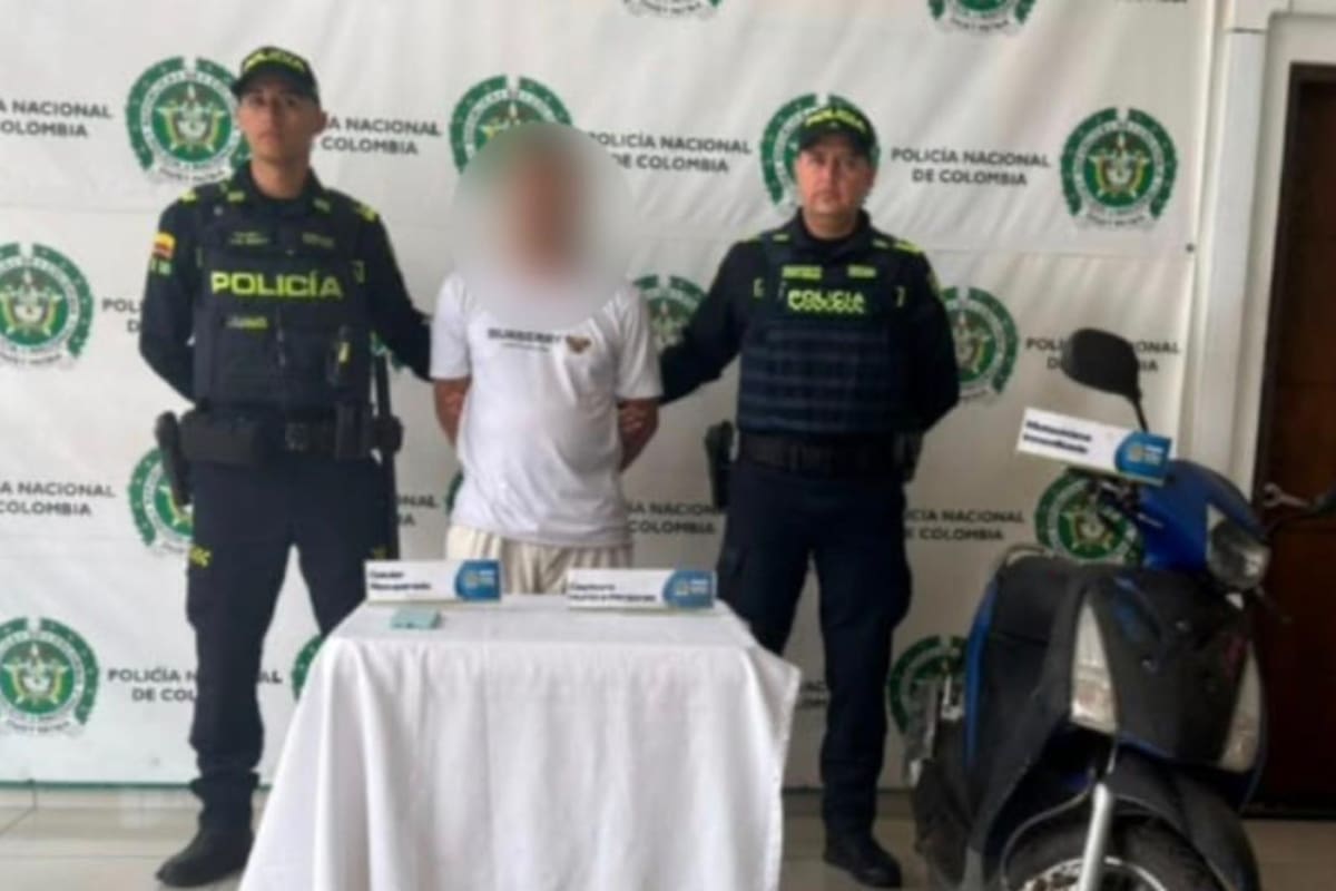Hombre robó un celular en pleno centro de Bucaramanga, pero fue capturado cuando intentaba escapar en motocicleta