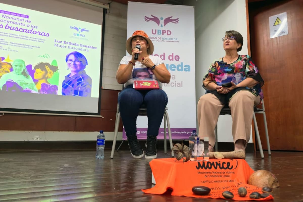 Dos mujeres buscadoras del Magdalena Medio compartieron sus testimonios y reafirmaron que, pese al paso de los años, la búsqueda continúa (Fotos suministradas / VANGUARDIA).