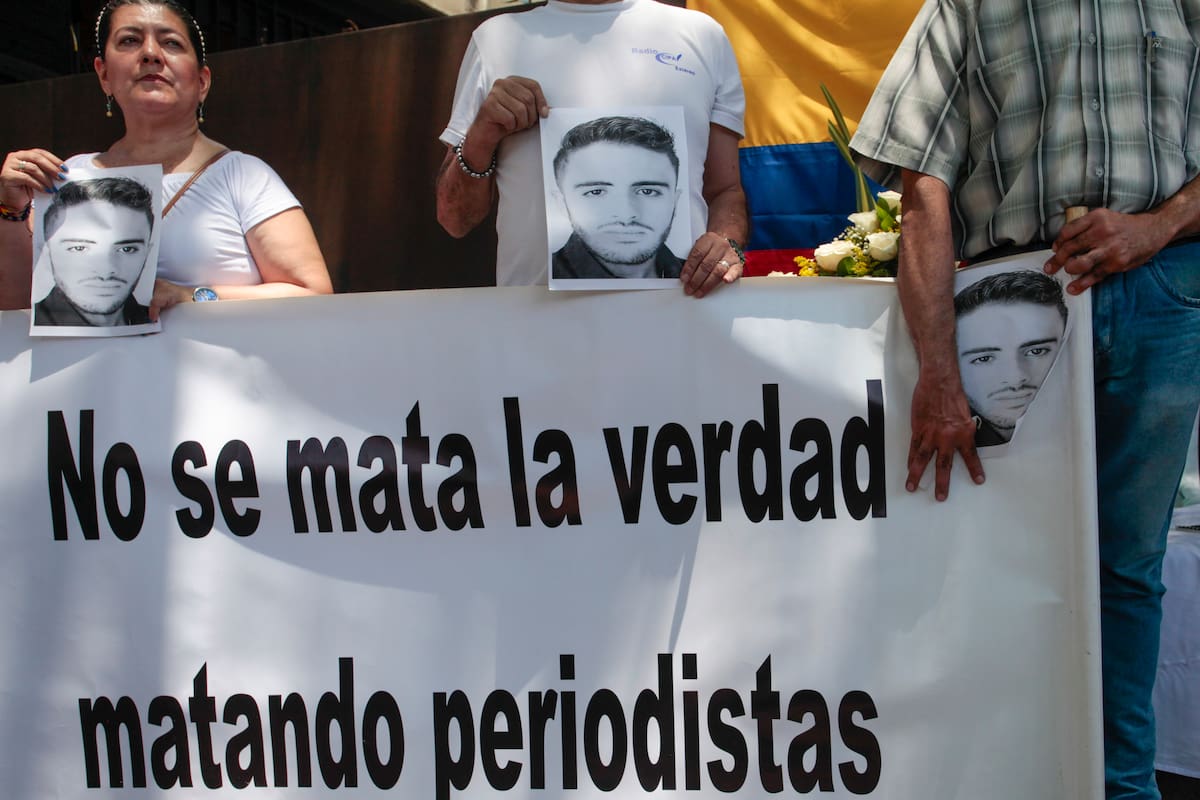 Homenaje a Mateo Pérez Rueda, director de la revista digital El Confidente, asesinado en Briceño, Antioquia.
Foto: EFE/ STR