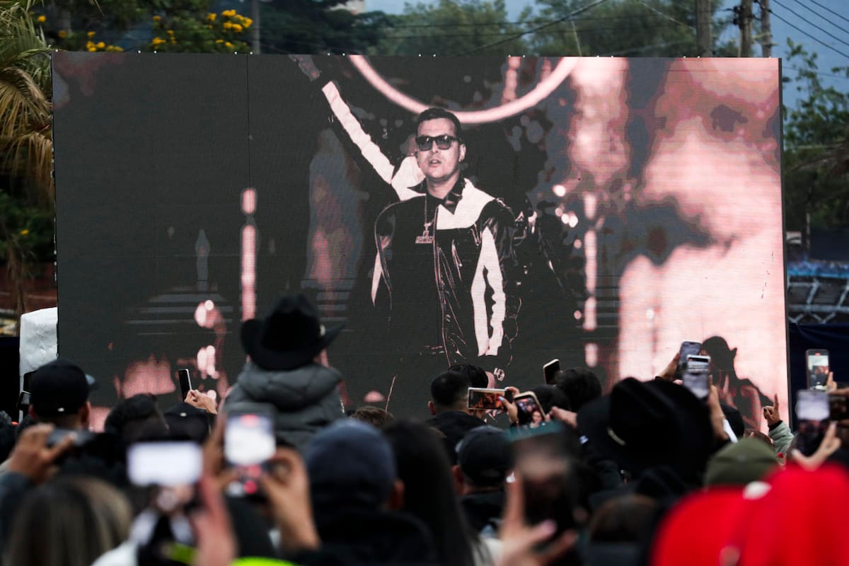 Homenaje póstumo a Yeison Jiménez en el Movistar Arena de Bogotá. | Foto: Tomada de X @YeisonJiménez