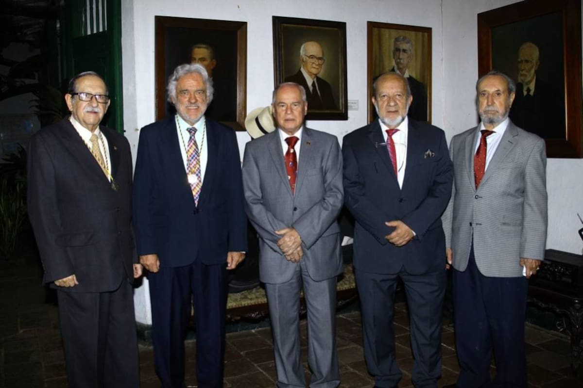 Efraín Mantilla Azula, Rafael Gutiérrez Solano, Miguel José Pinilla Gutiérrez, Pedro Manuel Pérez Villarreal y Juvenal Fonseca Moreno. (Foto: César Flórez / VANGUARDIA LIBERAL )