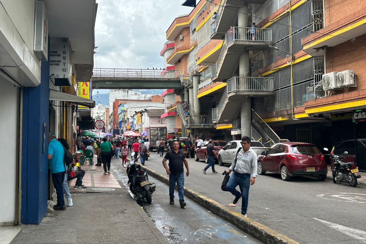 Un muerto dejó violenta riña entre vendedores informales en el centro de Bucaramanga.
Foto: Vanguardia.