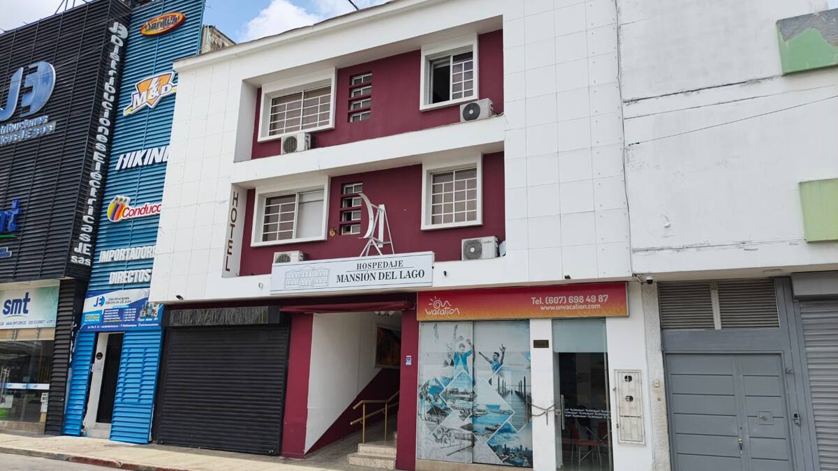 En este edificio estaba el Hotel Príncipe de Bucaramanga. En la actualidad es el hospedaje de pacientes de una EPS. (Foto: Jaime Moreno / VANGUARDIA)