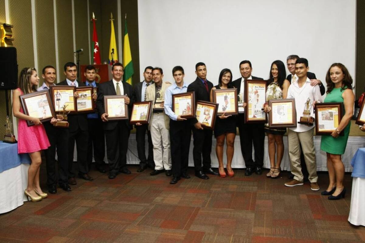 Estos son los deportistas, dirigentes, entrenadores y autoridad deportiva, galardonados en la ceremonia del Deportista del Año - Vanguardia Liberal en 2013, que ganó la karateca Ana María Escandón. (Foto: Archivo / VANGUARDIA LIBERAL)
