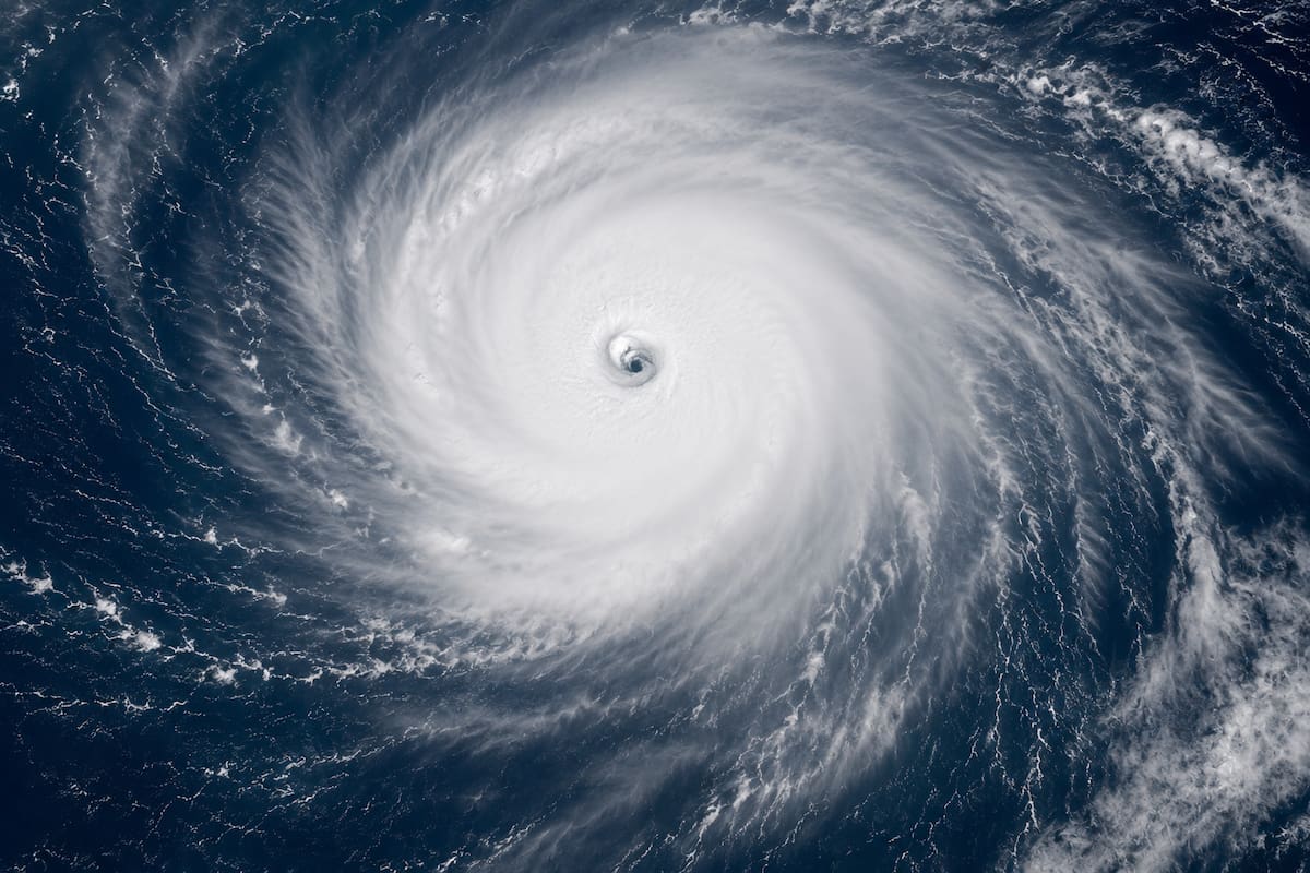 La NOAA monitorea la formación de una inusual Niña Atlántica frente a las costas de África occidental. // Foto: ilustración hecha con IA (ChatGPT)