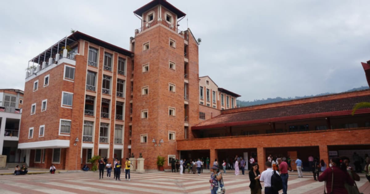 IA aplicada a la enseñanza, certificación como profesor ELE y formación para contextos interculturales distinguen la nueva Licenciatura en Lenguas Extranjeras de la UNAB.
