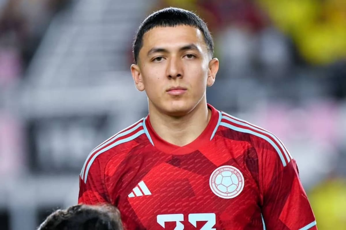 Ian Poveda, con la camiseta de la selección de Colombia. Foto: FCF