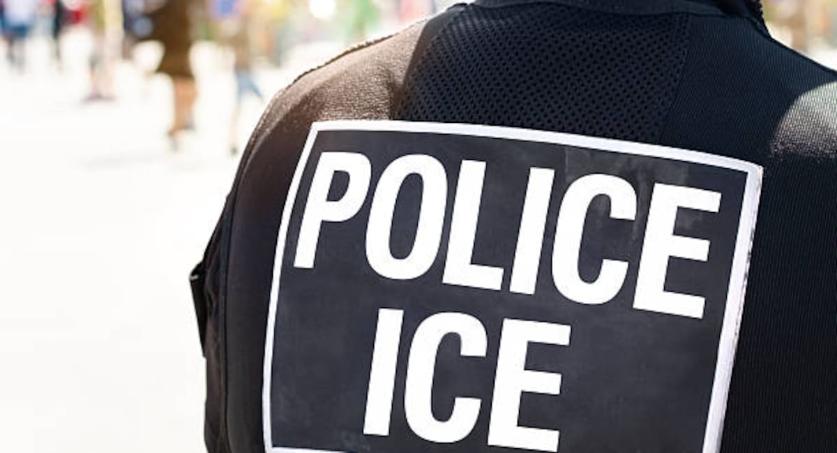 Un agente de ICE mata a un migrante mexicano durante un operativo de detención en Texas.