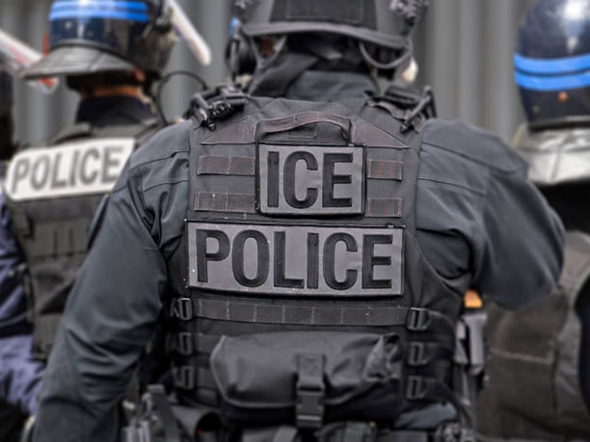El aumento de los operativos del ICE en aeropuertos hace parte de la estrategia del Gobierno de Donald Trump para reforzar el control migratorio.