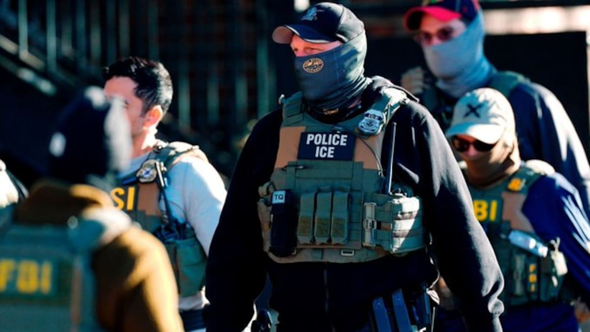 Reportan la muerte de un migrante en Florida tras intentar huir de agentes del ICE; fue atropellado.