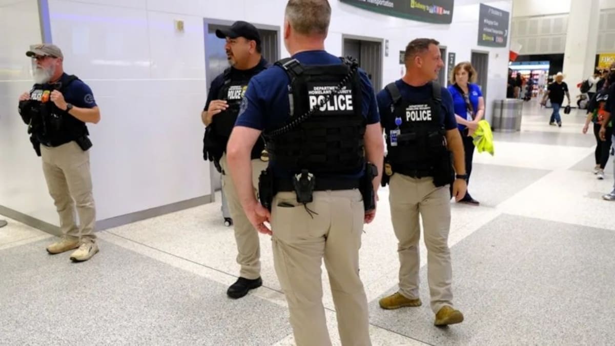 ¿Por qué ICE aumentó los arrestos en los aeropuertos de Estados Unidos?