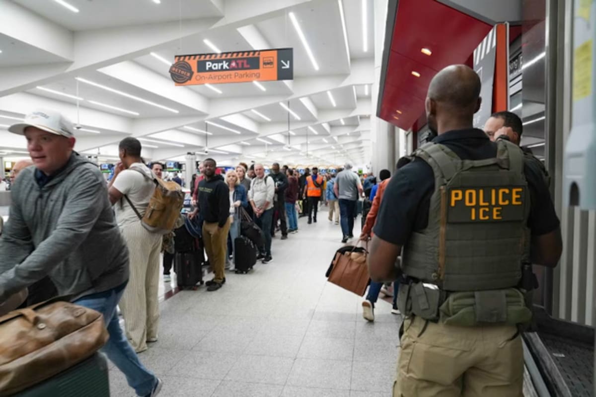 El Gobierno de Trump está intensificando los operativos de ICE en los aeropuertos en Estados Unidos donde agentes vestidos de civil están arrestando a personas con visados vencidos.