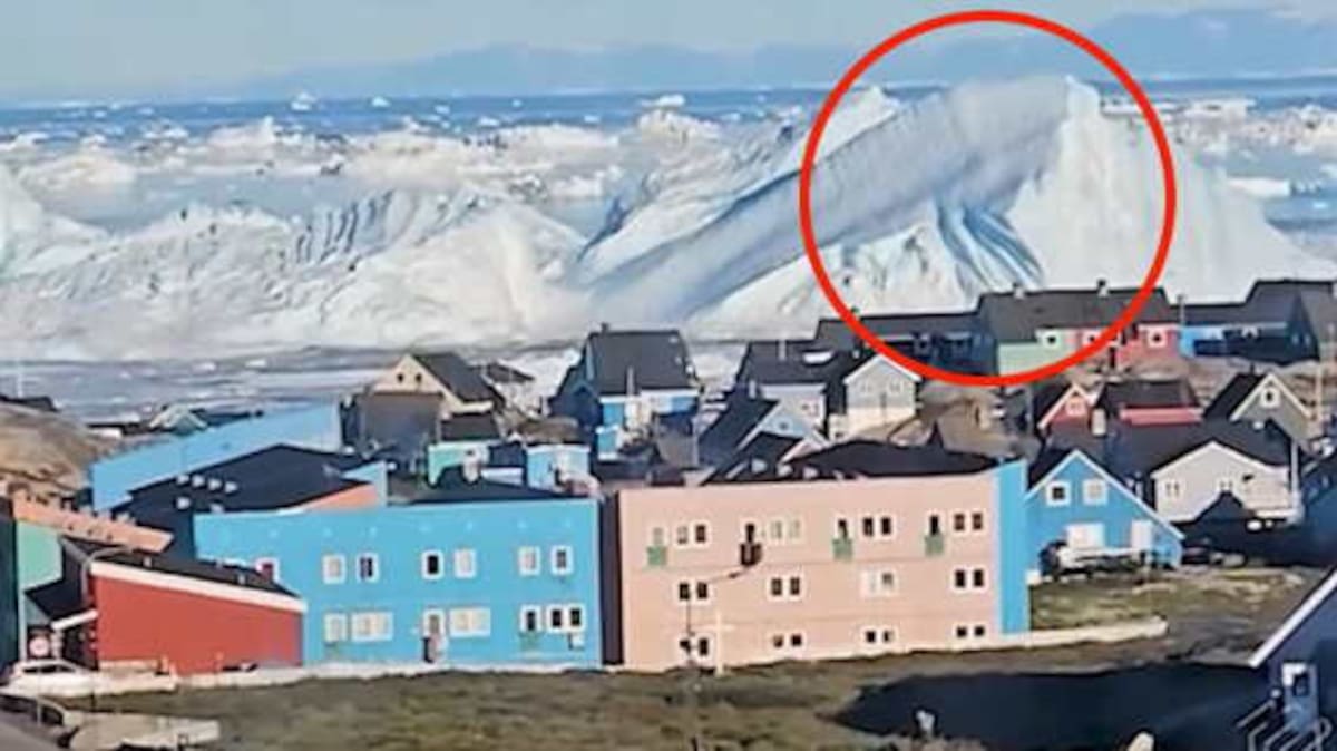 Gigantesco iceberg se vuelca ante la mirada de los habitantes de Groenlandia.