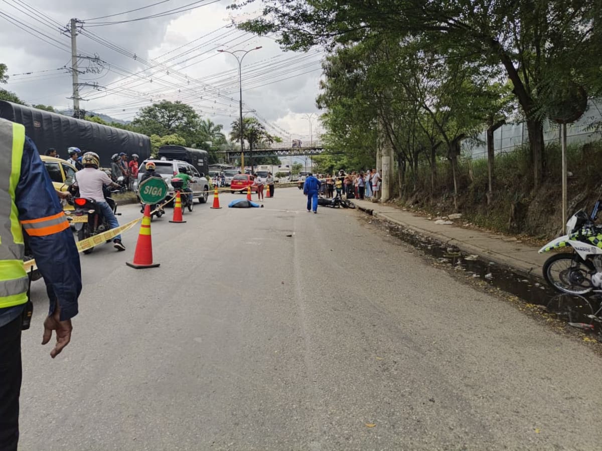 Identifican al hombre que murió arrollado tra intentar cruzar una vía en Girón. Foto suministrada por: AMGPRESS - Agencia Mejía Group