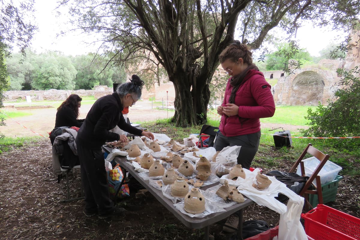 Una campaña de excavaciones arqueológicas en el Palazzo de Villa Adriana, cerca de Roma, en la que participa la Universidad Pablo de Olavide (UPO) de Sevilla, ha identificado la que podría ser la construcción más antigua documentada hasta la fecha en este enclave patrimonial de las afueras de Tívoli. EFE/ Universidad Pablo de Olavide ***SOLO USO EDITORIAL/SOLO DISPONIBLE PARA ILUSTRAR LA NOTICIA QUE ACOMPAÑA (CRÉDITO OBLIGATORIO)***