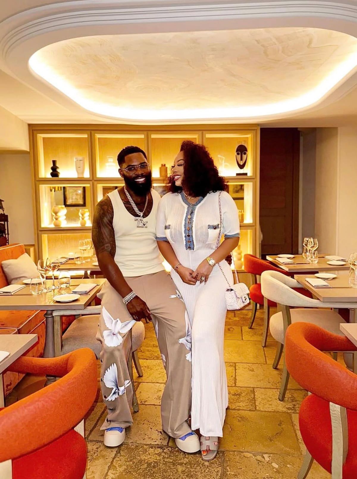 Igho “Tiny” Ubiribo, empresario e influencer británico-nigeriano de 43 años, murió después de someterse a un procedimiento estético de aumento del pene durante unas vacaciones con su esposa en Bangkok, Tailandia.