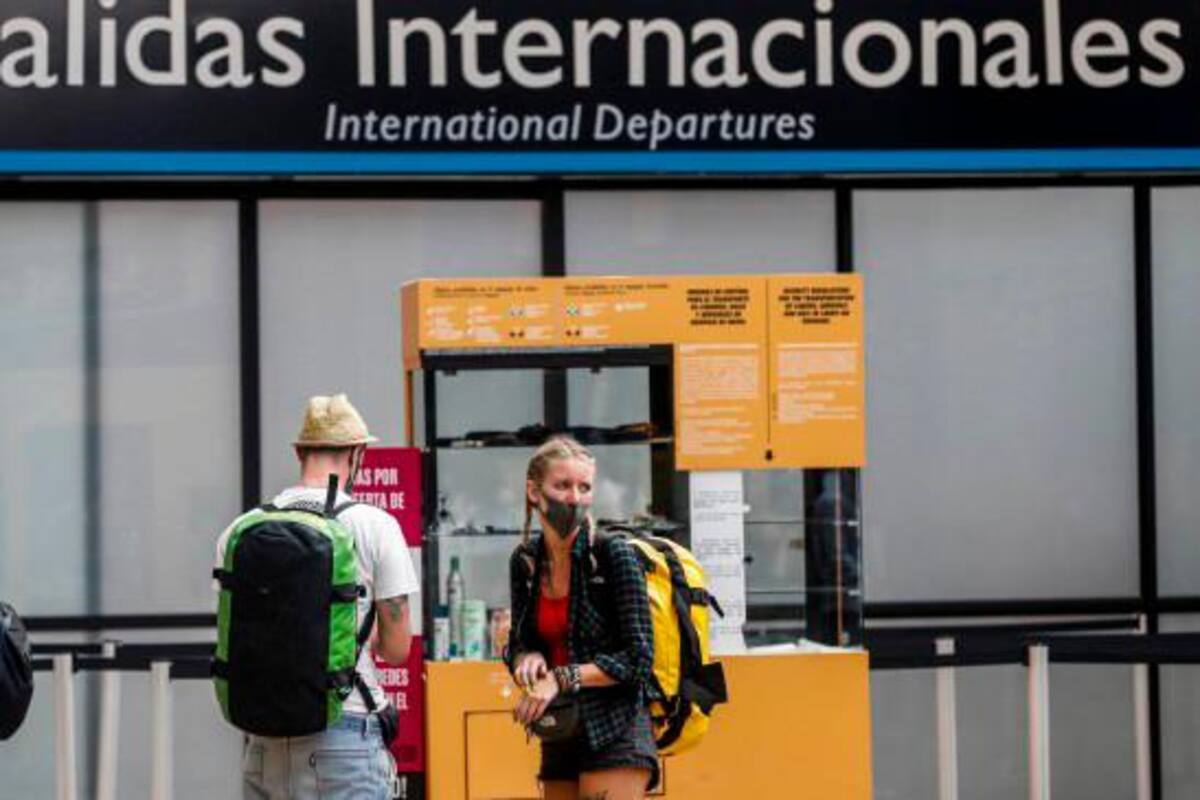 La mujer que contrajo la patología, quien al parecer gerencia una empresa, estuvo en España en semanas recientes.