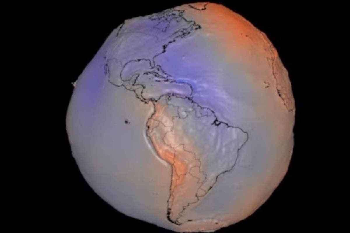La NASA mostró una nueva imagen de la Tierra: ni esfera perfecta ni disco plano.
