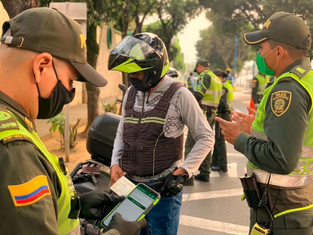 Por violar el aislamiento preventivo y otras infracciones de Tránsito, se han inmovilizado 804 vehículos, entre carros y motocicletas.