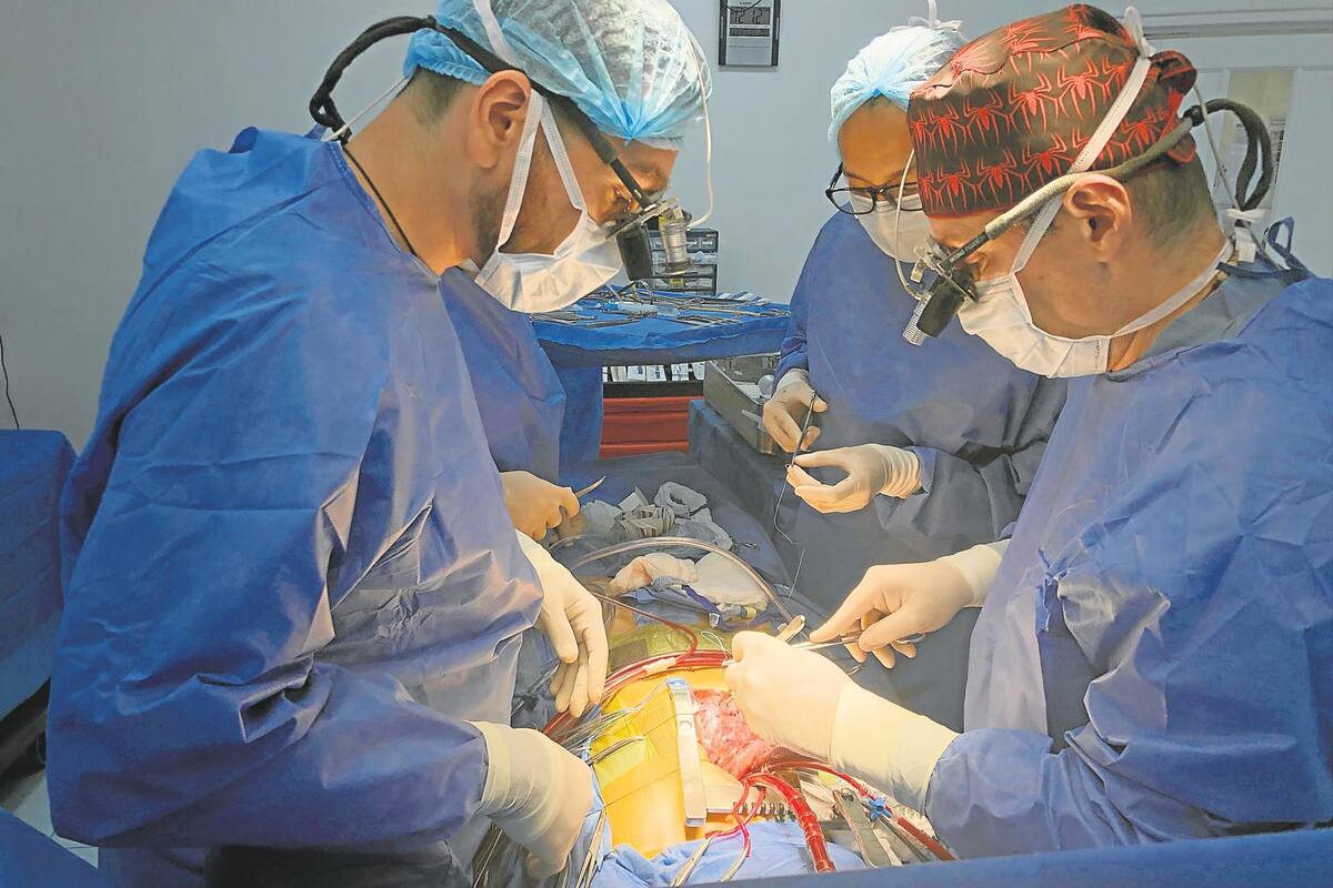 En 2014 la Fundación Cardiovascular implantó por primera vez un corazón artificial en Suramérica, llamado ‘HeartMate II’, en una paciente de 56 años.