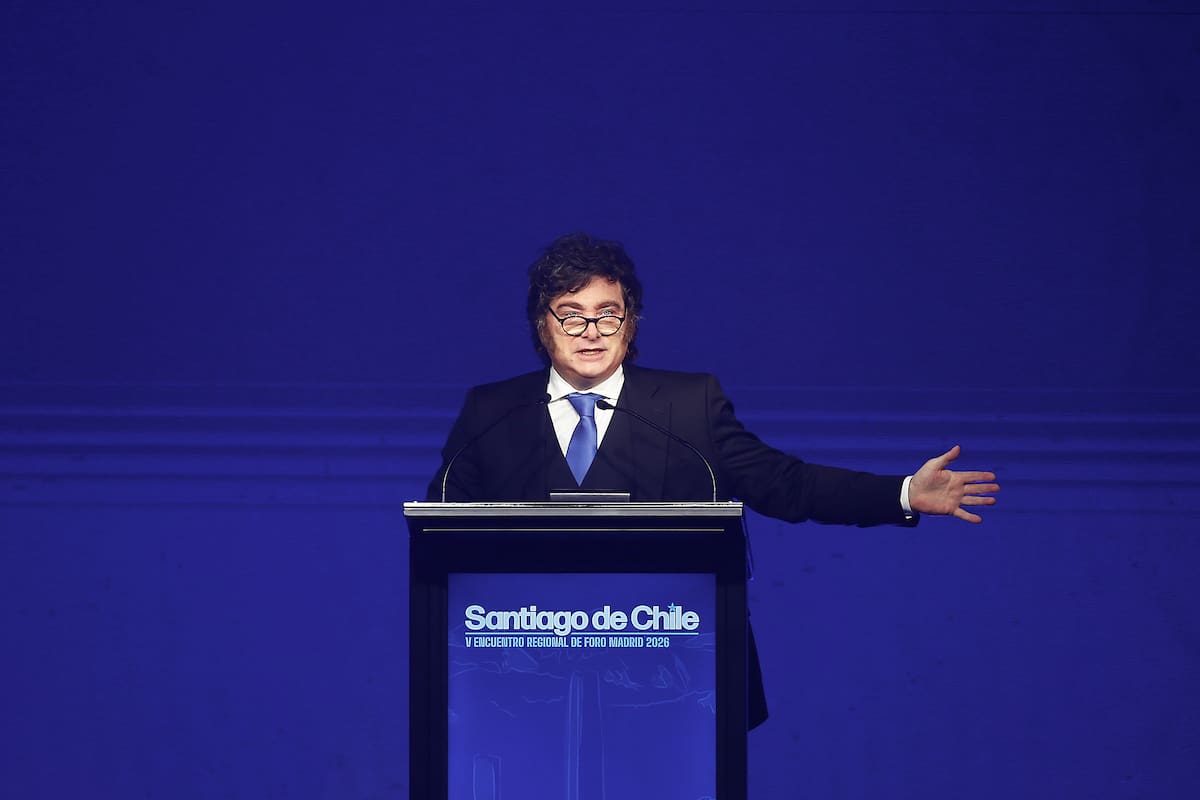 El presidente argentino Javier Milei impulsó en 2023 la derogación de la norma que establecía límites a la propiedad de tierras rurales por parte de extranjeros. EFE/ Esteban Garay