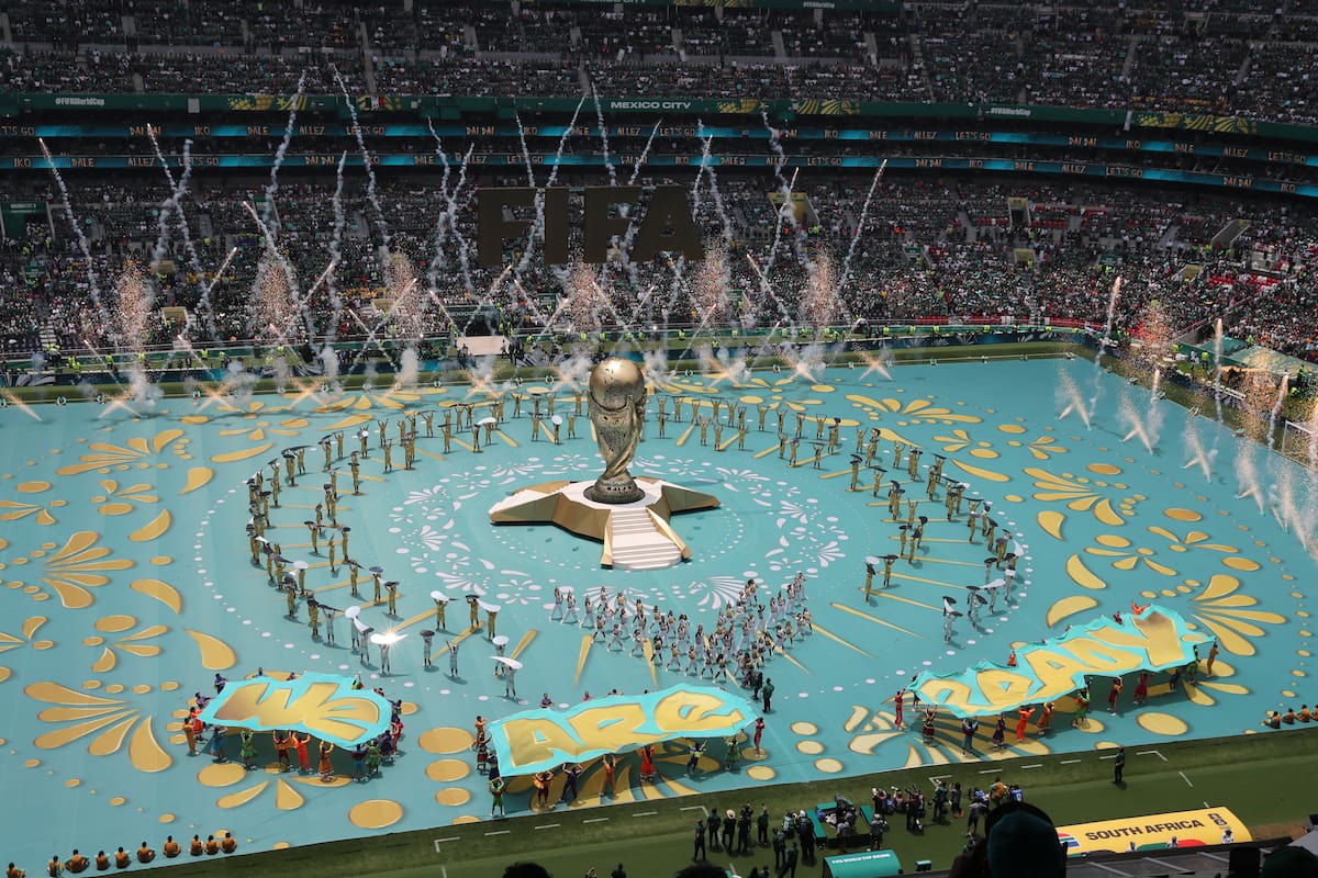 Artistas se presentan este jueves, en la inauguración del Mundial de la FIFA 2026 en el estadio Ciudad de México. //Foto, EFE: Mario Guzmán