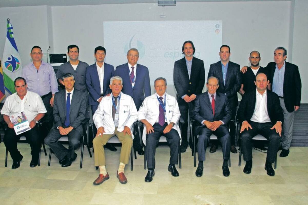 Antony Guzmán, Juan Camilo Mantilla, Pedro Pinto, Virgilo Galvis Ramírez, Jean Marc Van Hissenhoven, Nicolás Prada, Rolando Espitia, Jorge Enrique Chona, José Ramón Vargas, Ernesto Ausa, Efraín Román, Juan Trillos, Alberto Montoya Puyana y Juan Camilo Montoya. (Foto: César Flórez / VANGUARDIA LIBERAL)
