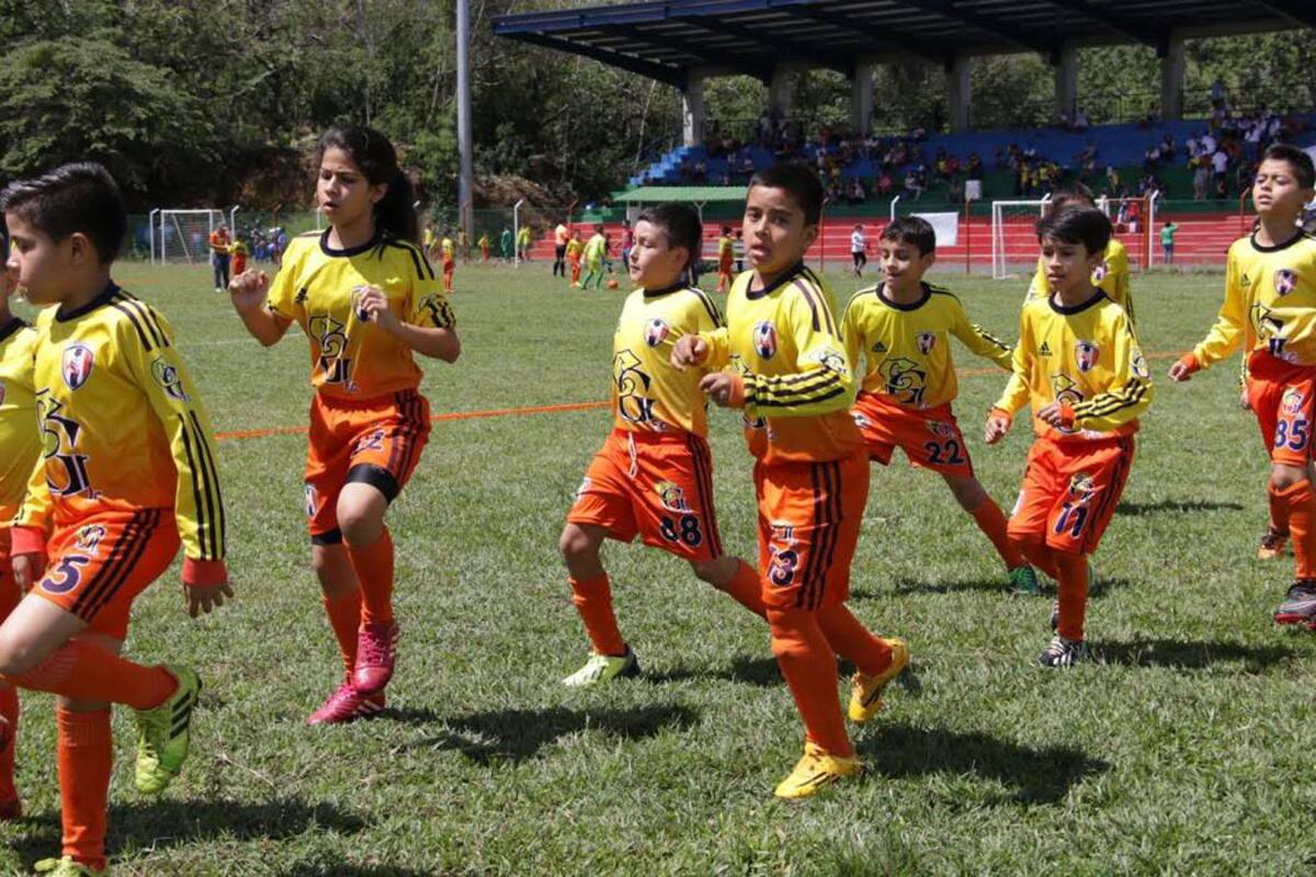 La creación de estos espacios deportivos contribuye a erradicar la drogadicción y el alcoholismo, entre otras problemáticas. (Foto: Cortesía /VANGUARDIA LIBERAL)